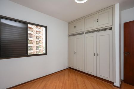 Apartamento para alugar com 108m², 3 quartos e 2 vagasQuarto 2