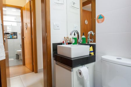 Apartamento à venda com 168m², 3 quartos e 2 vagas Apartamento à venda com 168m², 3 quartos e 2 vagasBanheiro Social