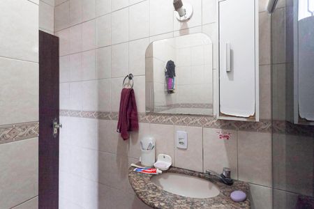 Casa à venda com 196m², 3 quartos e 2 vagas Casa à venda com 196m², 3 quartos e 2 vagasBanheiro social 1