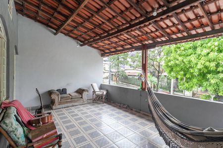 Casa à venda com 196m², 3 quartos e 2 vagas Casa à venda com 196m², 3 quartos e 2 vagasVaranda do quarto 3
