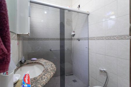 Casa à venda com 196m², 3 quartos e 2 vagas Casa à venda com 196m², 3 quartos e 2 vagasBanheiro social 1