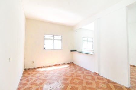 Casa para alugar com 45m², 2 quartos e sem vaga Casa para alugar com 45m², 2 quartos e sem vagaSala