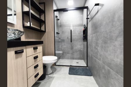 Banheiro de kitnet/studio para alugar com 1 quarto, 39m² em Vila Mariana, São Paulo