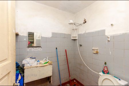 Banheiro de casa à venda com 1 quarto, 53m² em Jardim Cecy, São Paulo