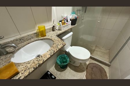 Apartamento à venda com 70m², 2 quartos e 1 vagaBanheiro quarto 2
