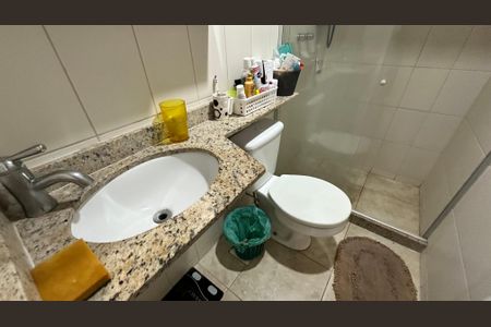 Apartamento à venda com 70m², 2 quartos e 1 vagaBanheiro quarto 2