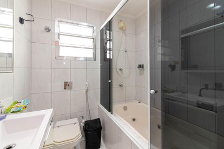 Casa à venda com 197m², 4 quartos e 1 vaga Casa à venda com 197m², 4 quartos e 1 vagaBanheiro 2