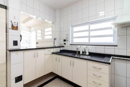 Casa à venda com 197m², 4 quartos e 1 vaga Casa à venda com 197m², 4 quartos e 1 vagaCozinha