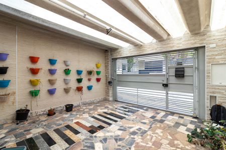 Casa à venda com 197m², 4 quartos e 1 vaga Casa à venda com 197m², 4 quartos e 1 vagaGaragem