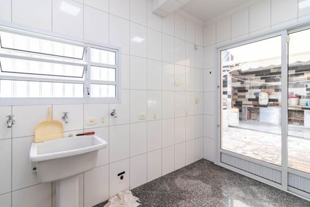 Casa à venda com 197m², 4 quartos e 1 vaga Casa à venda com 197m², 4 quartos e 1 vagaÁrea de Serviço