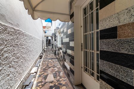 Casa à venda com 197m², 4 quartos e 1 vaga Casa à venda com 197m², 4 quartos e 1 vagaCorredor Lateral