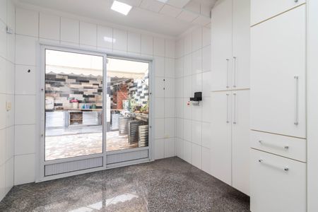 Casa à venda com 197m², 4 quartos e 1 vaga Casa à venda com 197m², 4 quartos e 1 vagaÁrea de Serviço