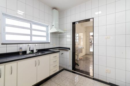 Casa à venda com 197m², 4 quartos e 1 vaga Casa à venda com 197m², 4 quartos e 1 vagaCozinha