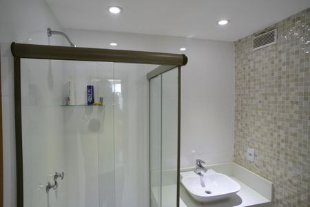 Apartamento à venda com 81m², 2 quartos e 1 vagaBanheiro Social