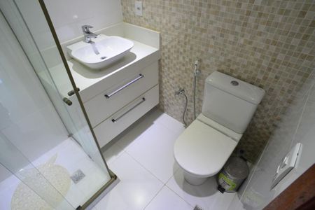 Apartamento à venda com 81m², 2 quartos e 1 vagaBanheiro Social