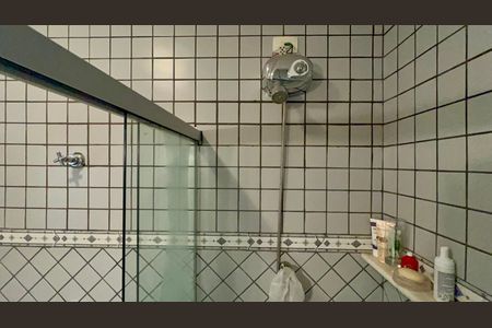 Apartamento para alugar com 110m², 3 quartos e sem vagaBanheiro