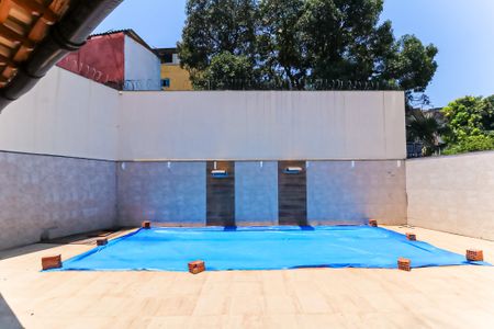 Casa para alugar com 250m², 2 quartos e 3 vagas Casa para alugar com 250m², 2 quartos e 3 vagasÁrea comum - Piscina