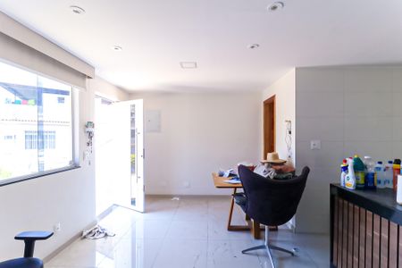 Casa para alugar com 250m², 2 quartos e 3 vagas Casa para alugar com 250m², 2 quartos e 3 vagasSala 2