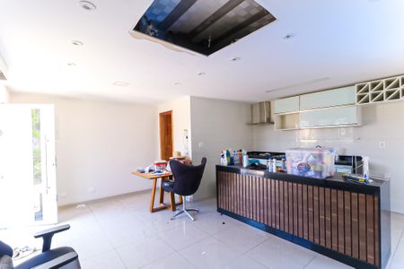 Casa para alugar com 250m², 2 quartos e 3 vagas Casa para alugar com 250m², 2 quartos e 3 vagasSala 2