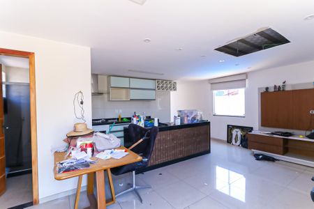 Casa para alugar com 250m², 2 quartos e 3 vagas Casa para alugar com 250m², 2 quartos e 3 vagasSala 2