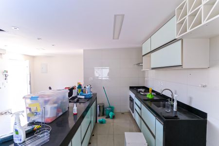 Casa para alugar com 250m², 2 quartos e 3 vagas Casa para alugar com 250m², 2 quartos e 3 vagasCozinha 2