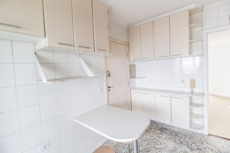 Apartamento à venda com 95m², 3 quartos e 2 vagas Apartamento à venda com 95m², 3 quartos e 2 vagasCozinha