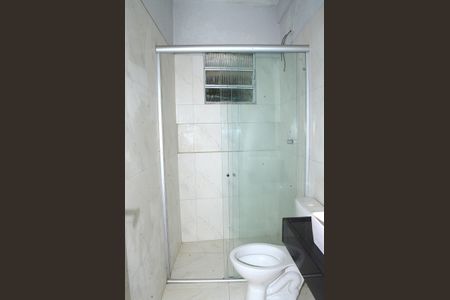 Banheiro de casa para alugar com 2 quartos, 60m² em Tupi, Belo Horizonte