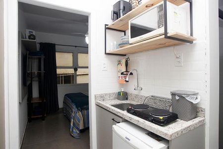 Cozinha de kitnet/studio para alugar com 1 quarto, 16m² em Centro Histórico, Porto Alegre
