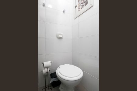 Banheiro de kitnet/studio para alugar com 1 quarto, 16m² em Centro Histórico, Porto Alegre