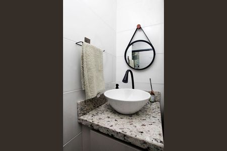 Banheiro de kitnet/studio para alugar com 1 quarto, 16m² em Centro Histórico, Porto Alegre