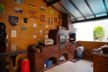 Casa à venda com 181m², 4 quartos e 5 vagasChurrasqueira