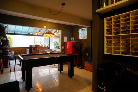 Casa à venda com 181m², 4 quartos e 5 vagasSala de Jogos