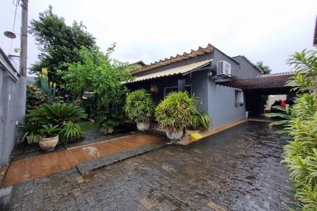 Casa à venda com 181m², 4 quartos e 5 vagasQuintal