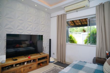 Casa à venda com 181m², 4 quartos e 5 vagasSala de TV