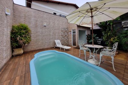 Casa à venda com 181m², 4 quartos e 5 vagasPiscina