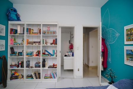 Casa à venda com 181m², 4 quartos e 5 vagasQuarto 2