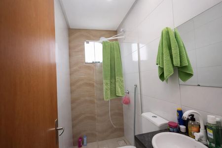Banheiro de kitnet/studio para alugar com 1 quarto, 50m² em Parque Amazonia, Goiânia
