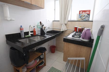 Cozinha e Área de Serviço de kitnet/studio para alugar com 1 quarto, 50m² em Parque Amazonia, Goiânia