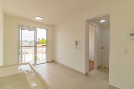 Apartamento para alugar com 2 quartos, 34m² em Jardim Itacolomi, São Paulo