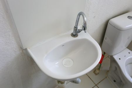 Apartamento para alugar com 2m², 2 quartos e sem vaga Apartamento para alugar com 2m², 2 quartos e sem vagaBanheiro