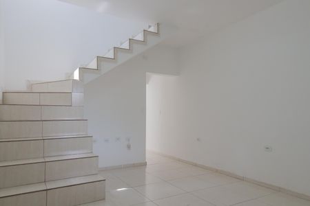 Casa para alugar com 250m², 4 quartos e 2 vagas Casa para alugar com 250m², 4 quartos e 2 vagasSala