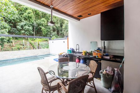 Casa de condomínio à venda com 159m², 3 quartos e 2 vagasVaranda gourmet