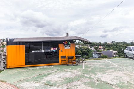 Casa de condomínio à venda com 159m², 3 quartos e 2 vagasMercado