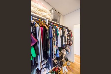 Casa de condomínio à venda com 159m², 3 quartos e 2 vagasCloset da suíte