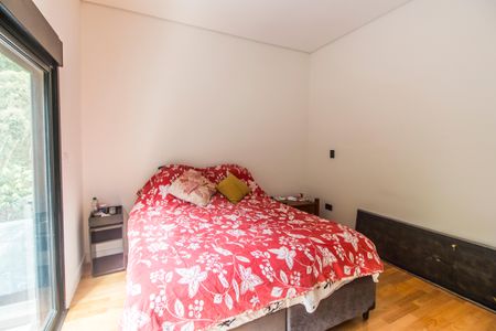 Casa de condomínio à venda com 159m², 3 quartos e 2 vagasSuíte