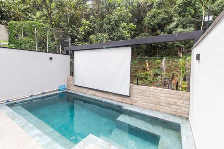 Casa de condomínio à venda com 159m², 3 quartos e 2 vagasPiscina
