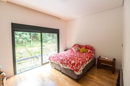 Casa de condomínio à venda com 159m², 3 quartos e 2 vagasSuíte