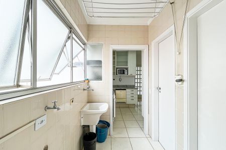 Apartamento à venda com 125m², 3 quartos e 2 vagas Apartamento à venda com 125m², 3 quartos e 2 vagasÁrea de Serviço