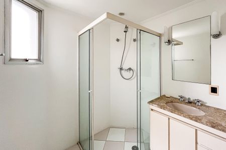 Apartamento à venda com 125m², 3 quartos e 2 vagas Apartamento à venda com 125m², 3 quartos e 2 vagasBanheiro Social