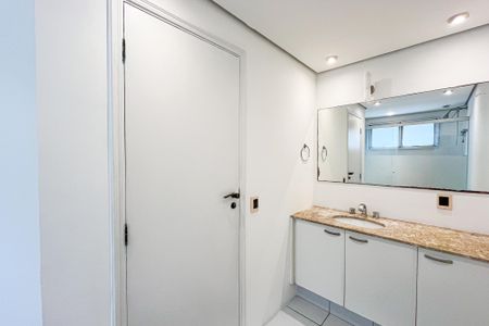 Apartamento à venda com 125m², 3 quartos e 2 vagas Apartamento à venda com 125m², 3 quartos e 2 vagasBanheiro da Suíte